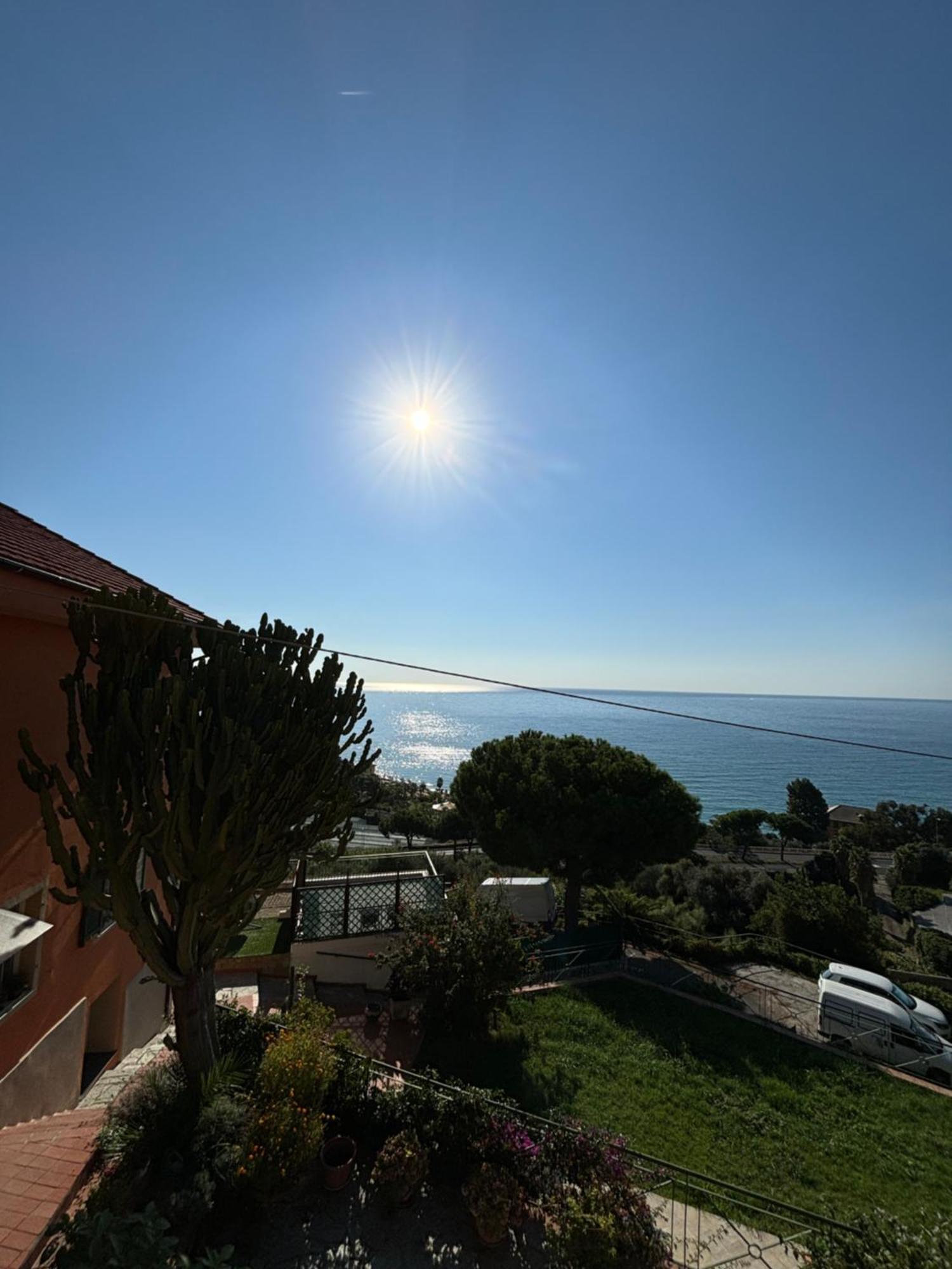 Il Giardino Del Mare Lägenhet Ventimiglia Exteriör bild