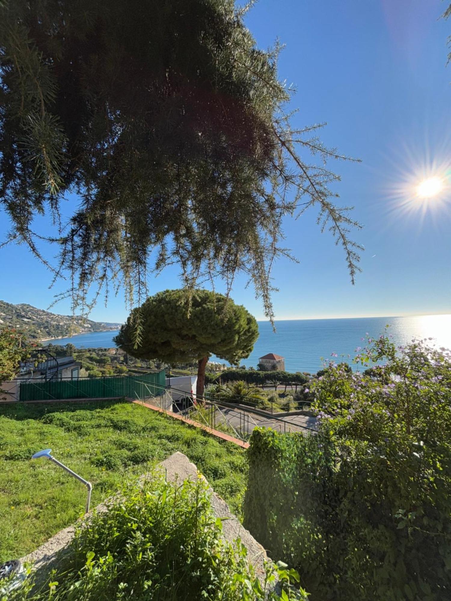 Il Giardino Del Mare Lägenhet Ventimiglia Exteriör bild