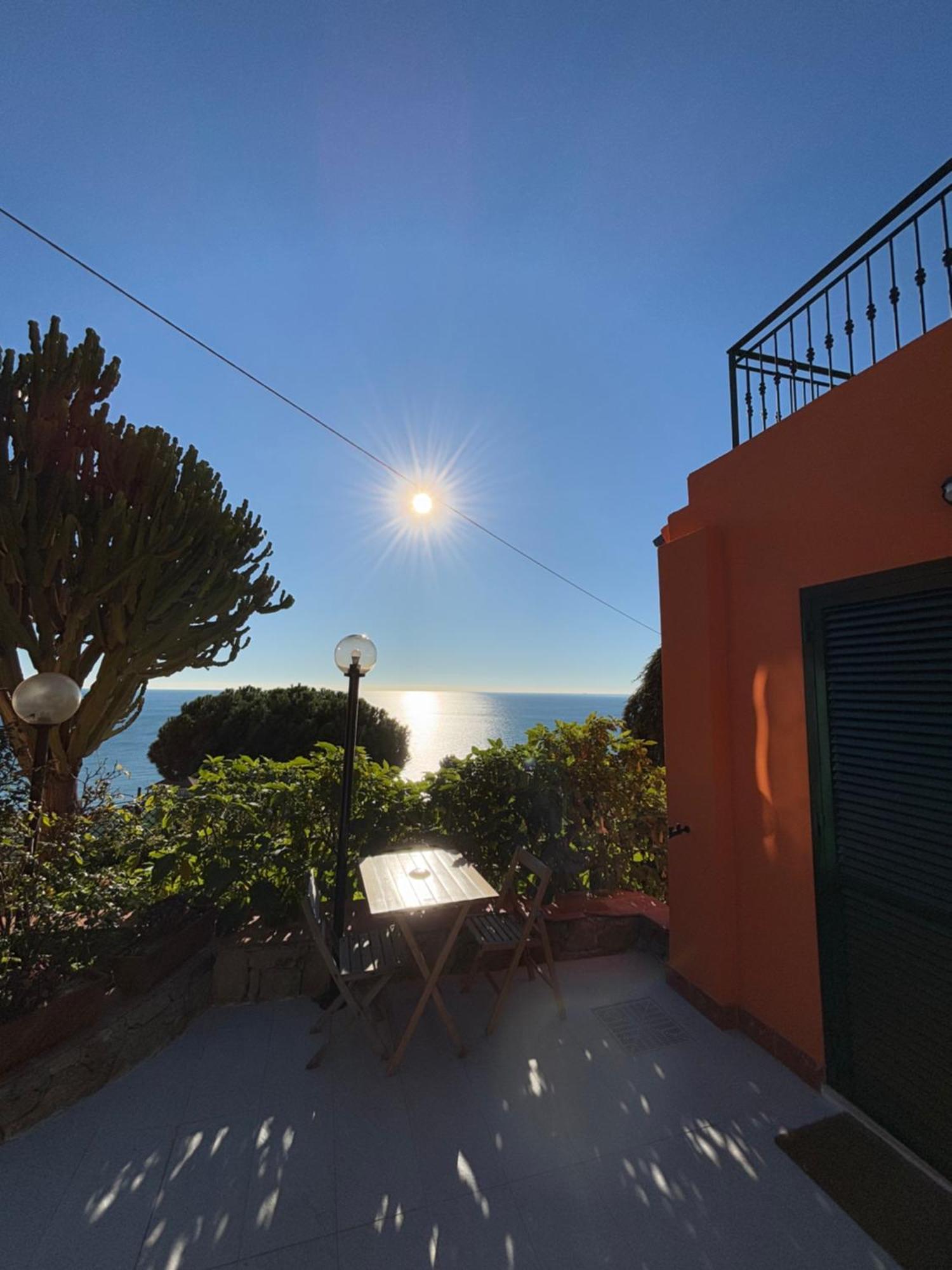 Il Giardino Del Mare Lägenhet Ventimiglia Exteriör bild