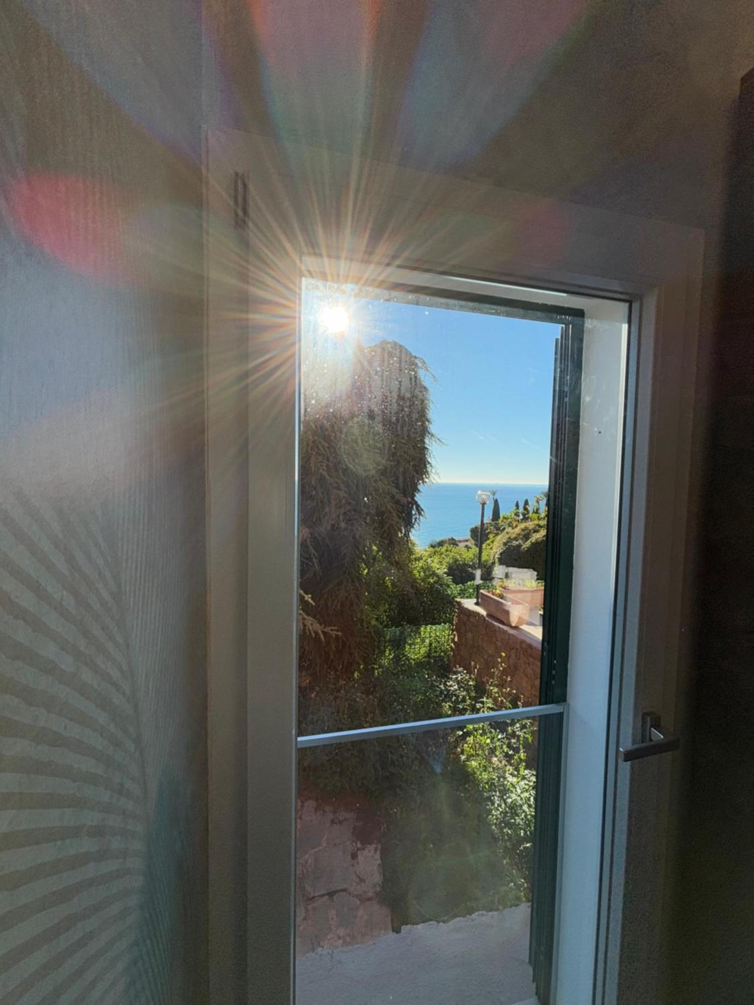 Il Giardino Del Mare Lägenhet Ventimiglia Exteriör bild